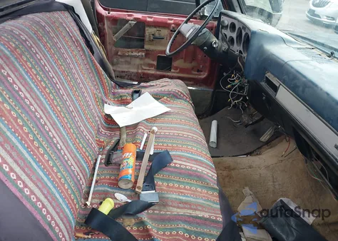 1986 Chevrolet C1500 из США, поврежденный, VIN 000000000KS113196